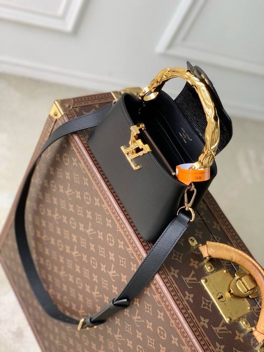 Geanta Louis Vuitton Capucines