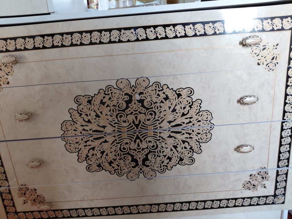 Спальный гарнитур