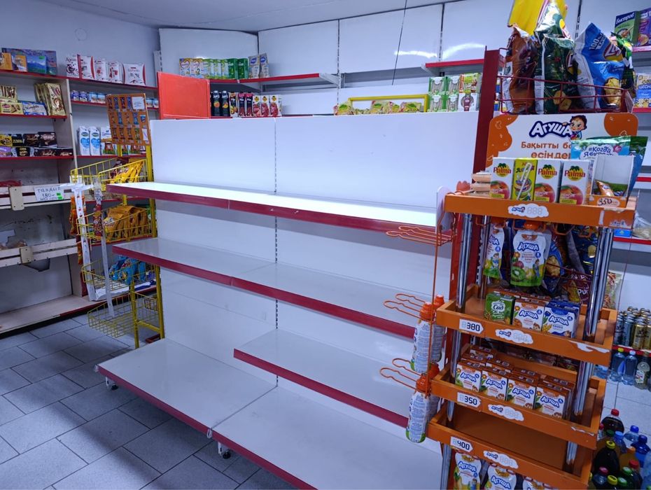 Продается магазинный стеллаж/полки