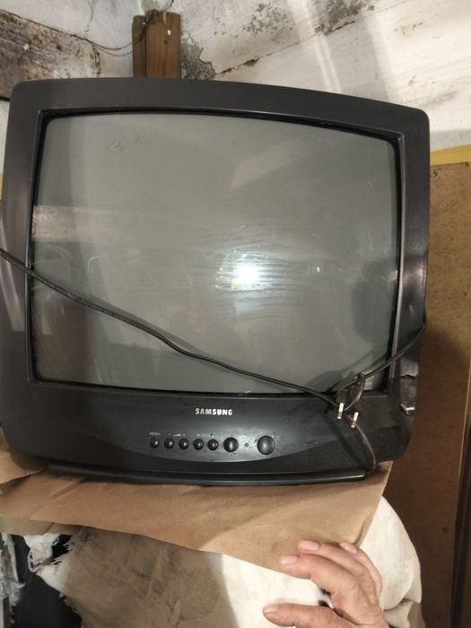 Продам телевизор самсунг