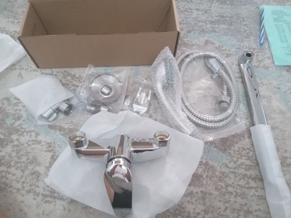 Смесители для кухни и Ванны новые.