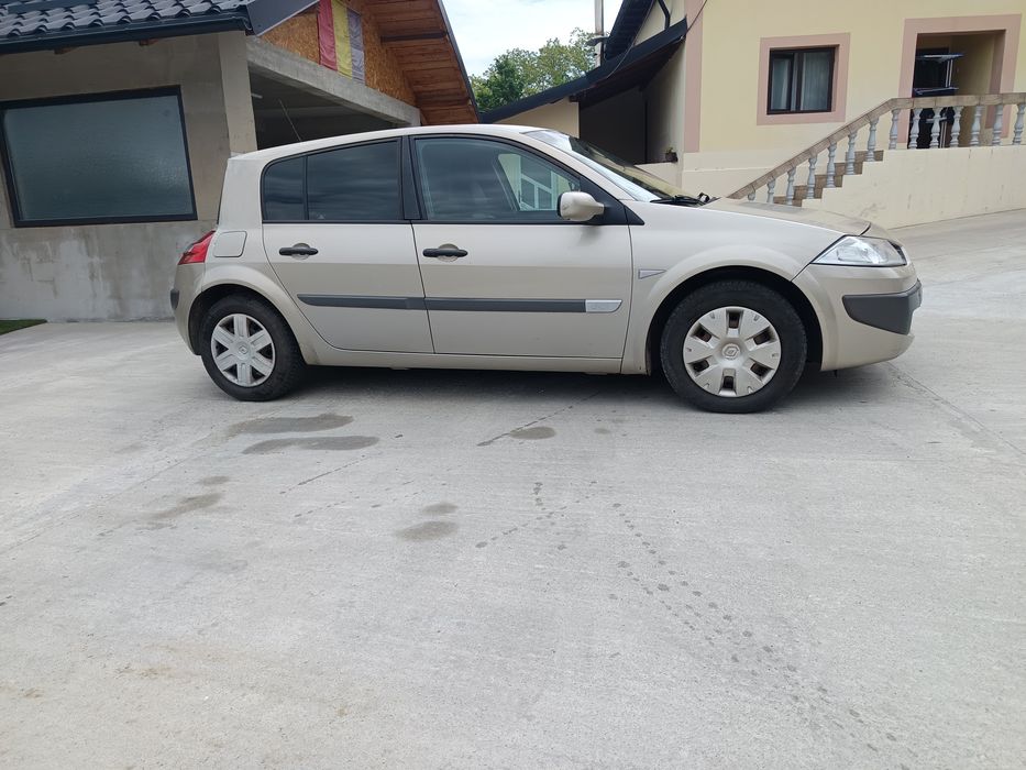 Vând Renault Megane 2 hatchback facelift