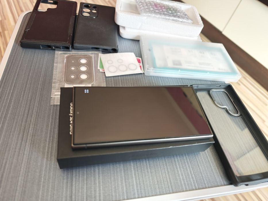 Продавам Samsung S24 Ultra 512GB/12GB
