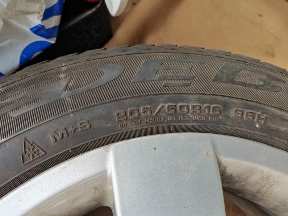 4 Roti 205 60 R16