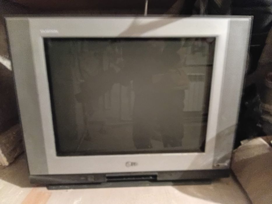 Телевизор б/у продам