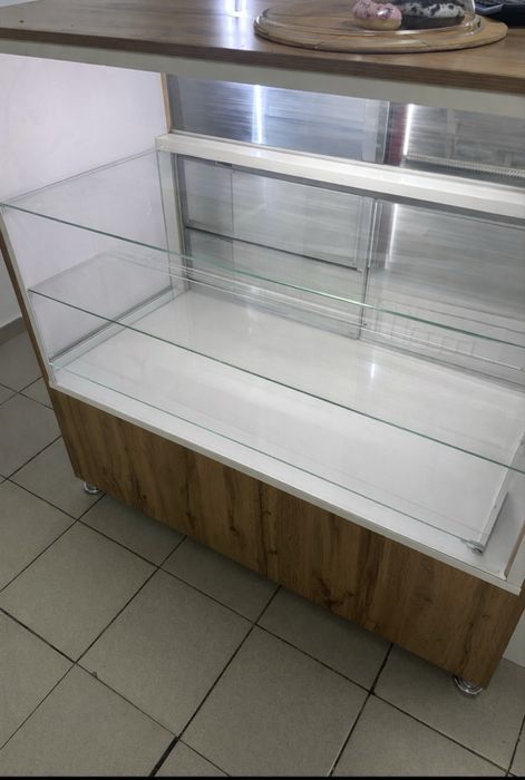 Витрина холодильник для кондитеров
