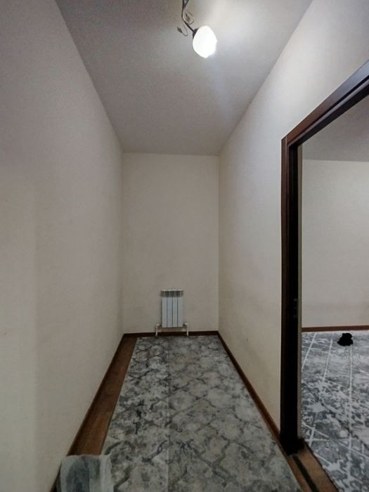 Sotiladi srochni 1 xona