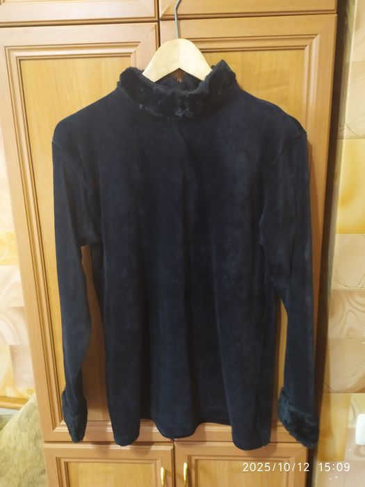 Свитера, кофты женские разные с лосинами. Можно по отдельности.