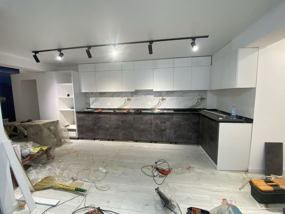 Кухня, шкаф, прихожая