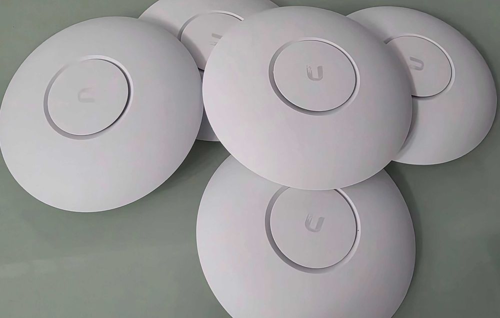 Access Point Ubiquiti UniFi AC Pro, Wi-Fi 2,4 GHz si 5 GHz, UAP-AC-PRO