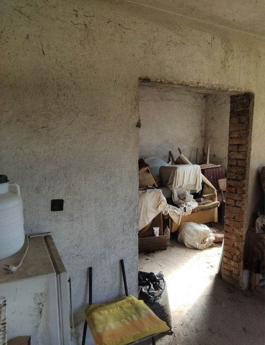 Продава къща в с.Лозно общ.Кюстендил