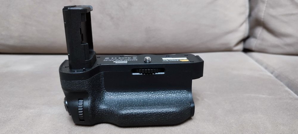 Продам батарейный блок для камеры Sony Alpha 7m2
