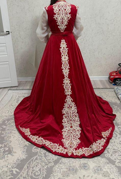 Платье в отличном состоянии