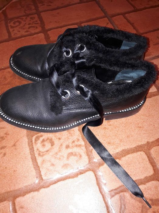 Дамски обувки естествена кожа.