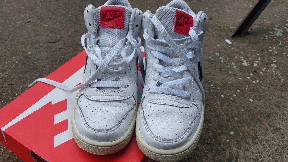 Adidasi Nike inalti copii 36 alb