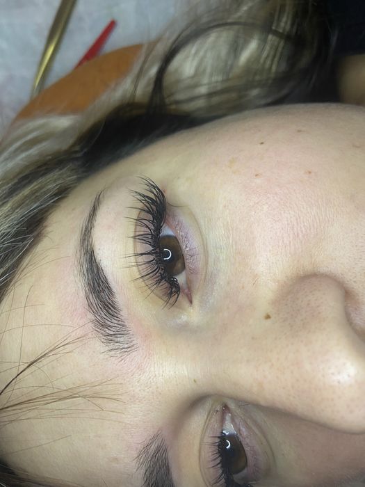 Наращивание ресниц и Брови