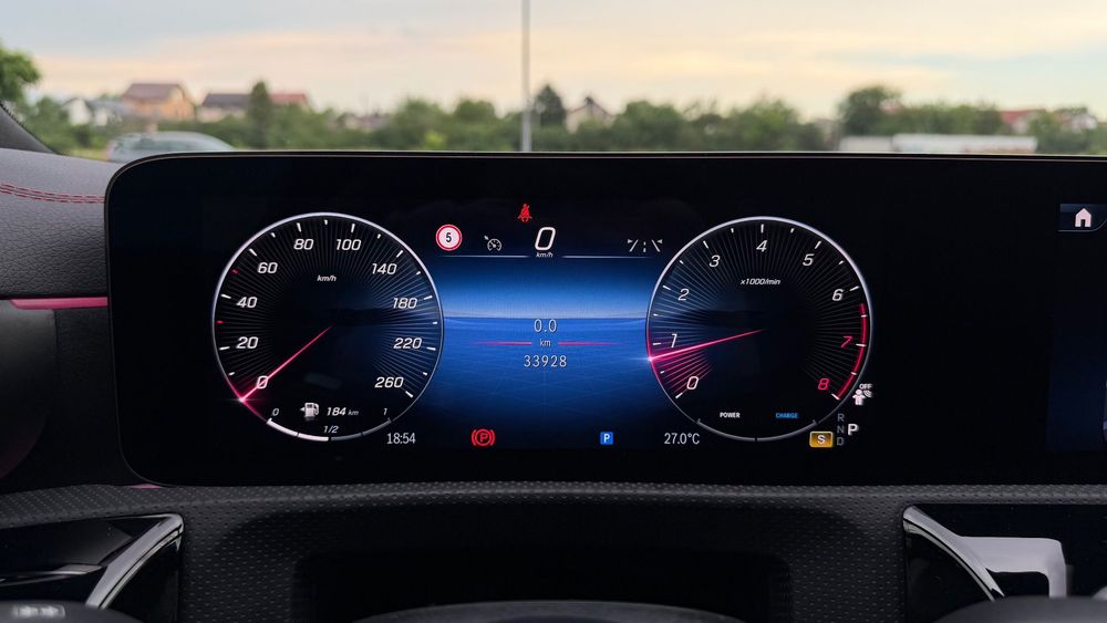 Mercedes-Benz CLA 200 AMG 2025
