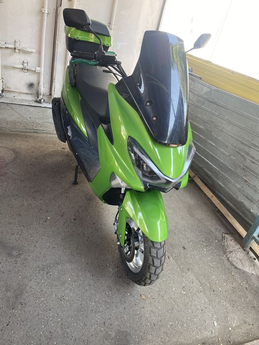 Продам хороший скутер срочно !