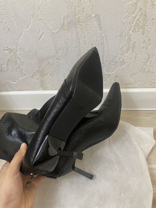 Продам НОВЫЕ осенние ботильоны 38р