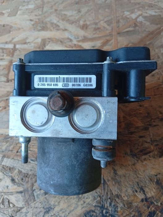 ABS помпа Hyundai I30 2010г