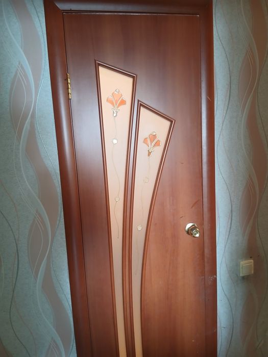 Меж комнаты двер