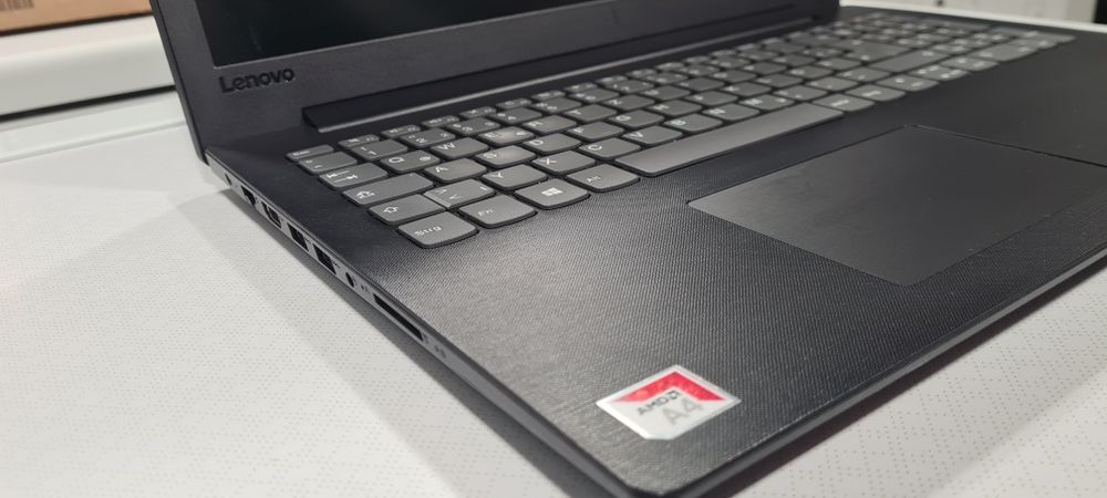 Лаптоп  Lenovo 15.6 RAM 8Gb DDR4, SSD 128/Windows 11