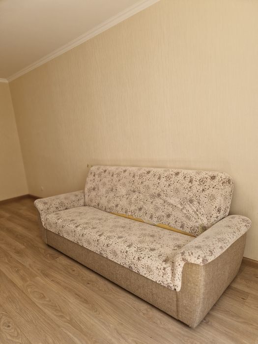 Отдам даром, диван, стулья и кровать