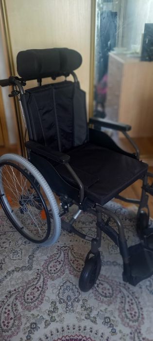 Инвалидная коляска (коляска для инвалидов)