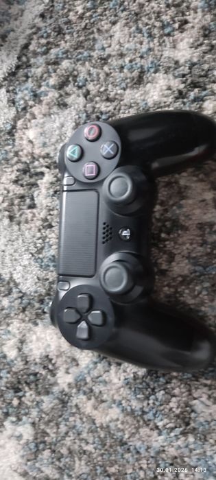 Consolă PS4 Slim + 2 Jocuri (CoD & Hello Neighbor) + 2 Manete