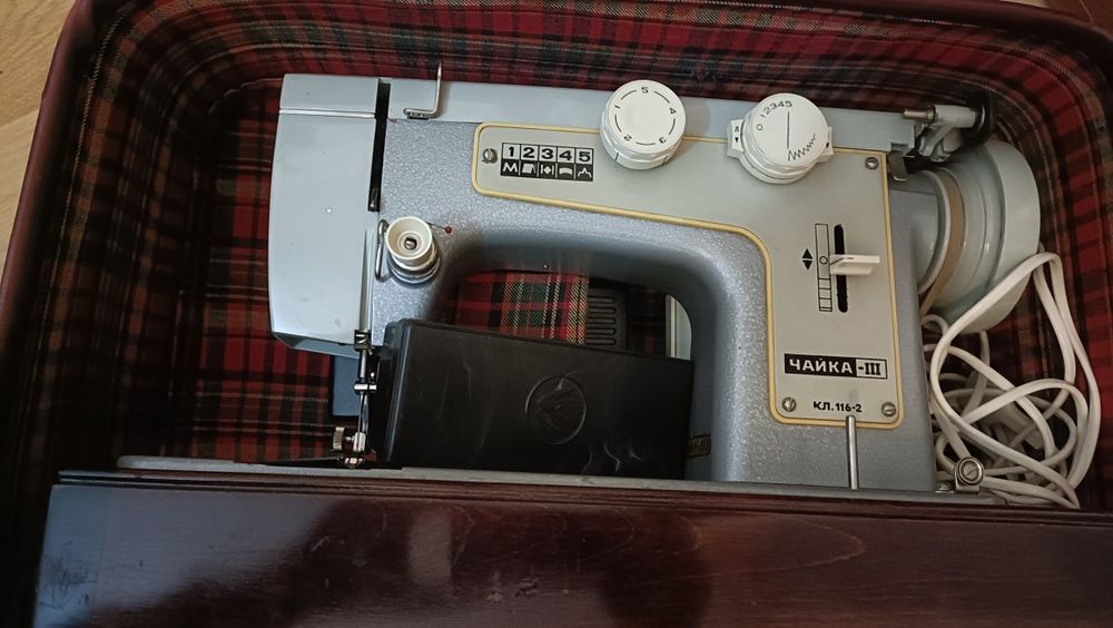 Mașina Rusească de cusut electrica