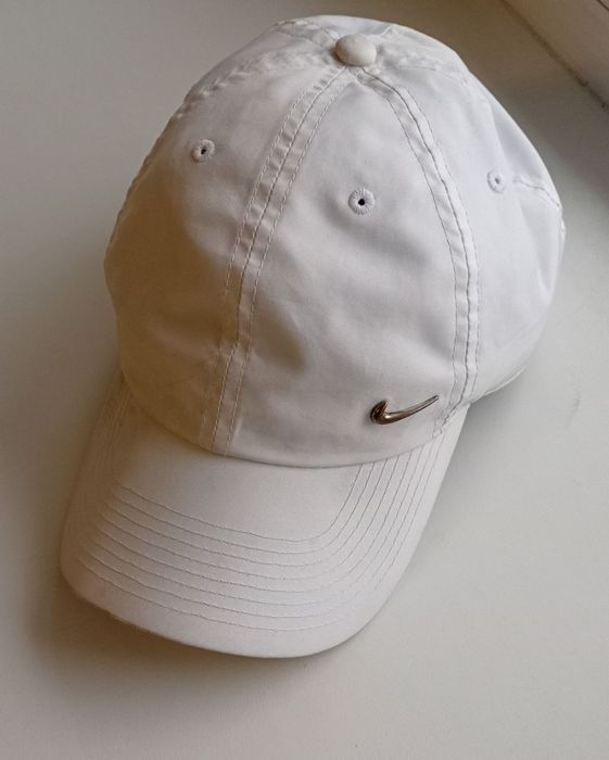 Кепки Найк белые