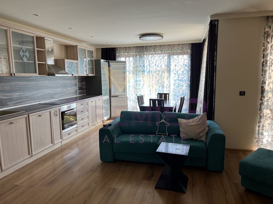 Дава се под наем Тристаен апартамент в Варна, м-т Траката - 100 кв.м за 800 € - Снимка #9