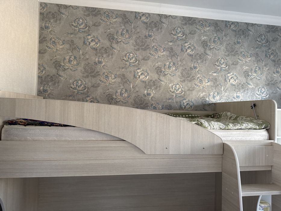 Кровать двухъярусная