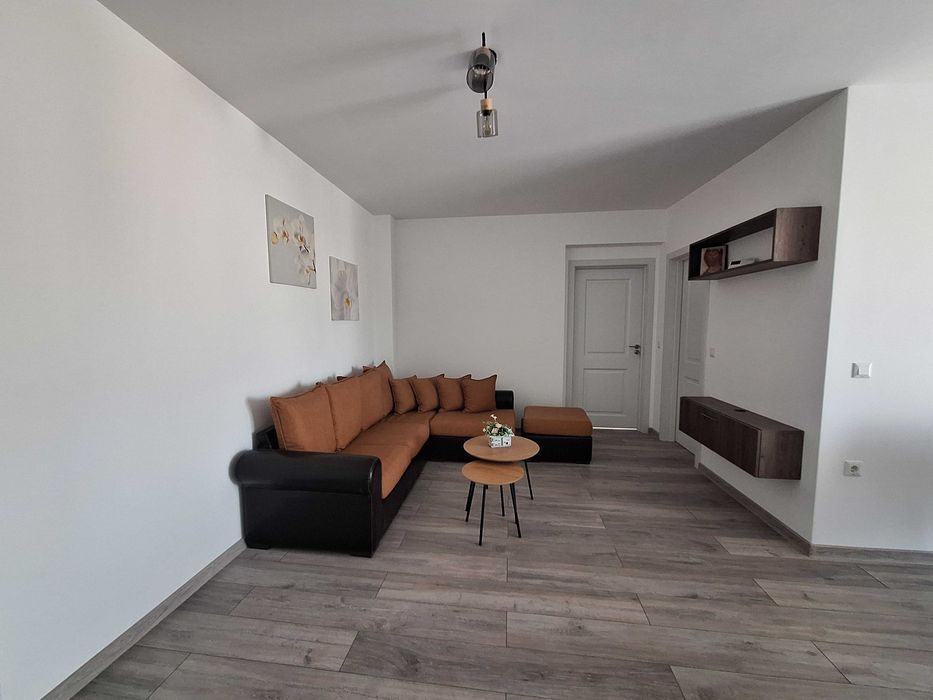 Inchiriez apartament in zona ISU