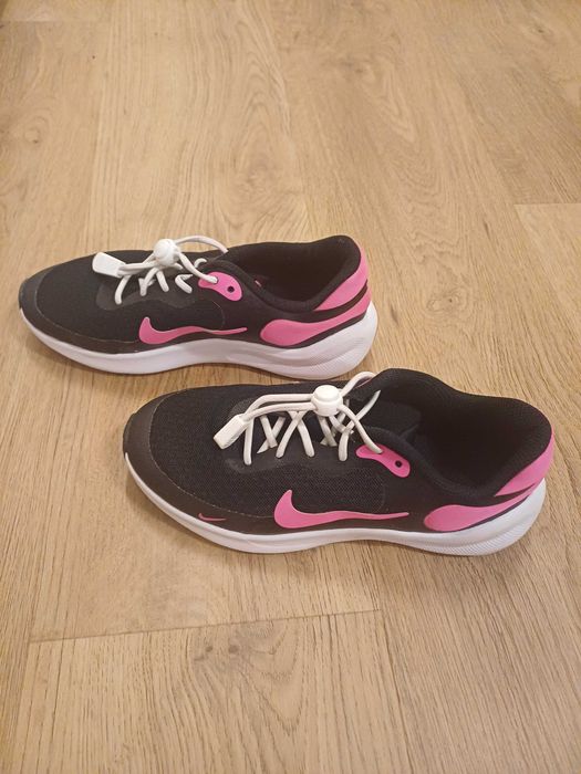 Nike Revolution 7 обувки, 32 номер