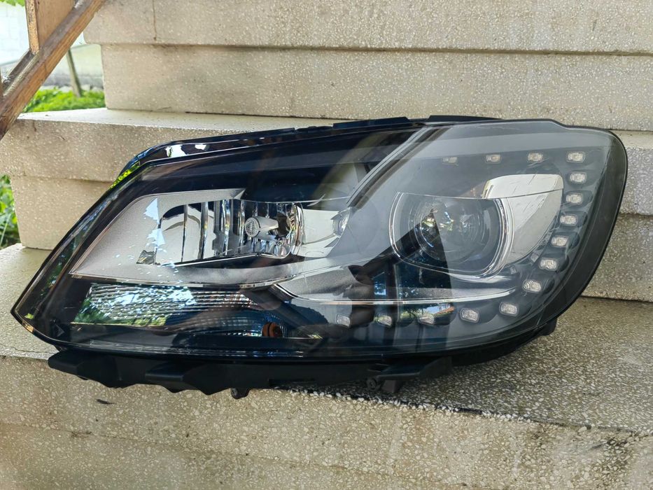 Фар VW Touran Bi-Xenon LED ляв / Фар VW Caddy / Фар Туаран Кади Оригинален