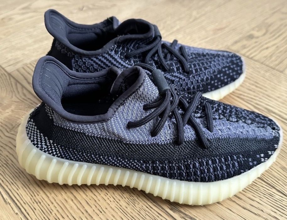 Yeezy Boost 350 V2 Carbon 45 1/3