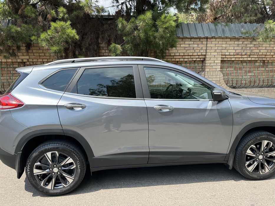 Продаю Tracker 2