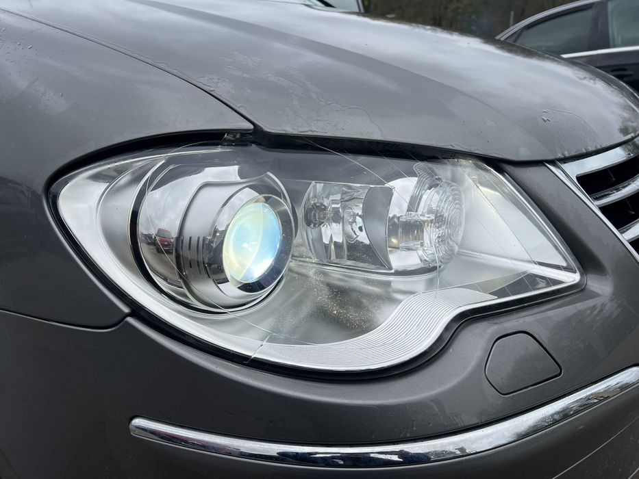 Vw toyran 2009 г 1.9 105 ks код на мотора BLS Фарове ксенон