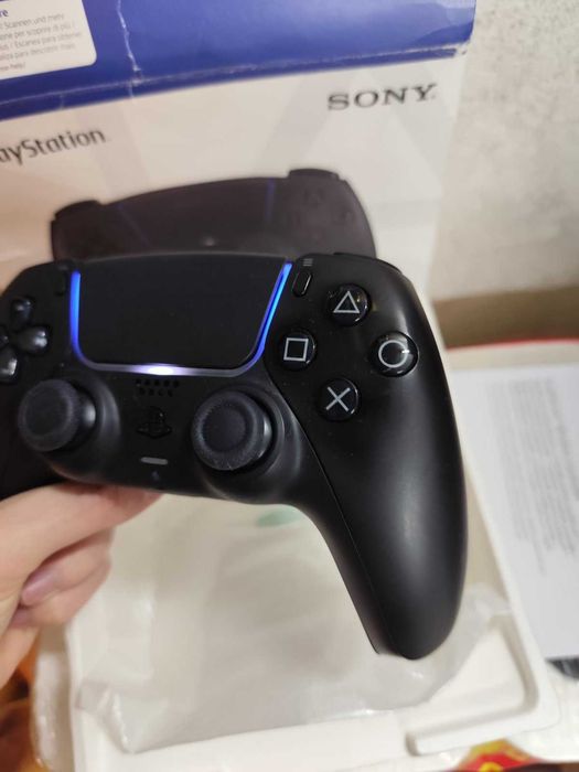 PS5 джойстик в перфектно състояние