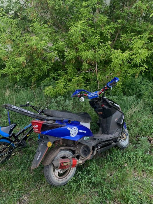 Продам скутер М8 150 кубов