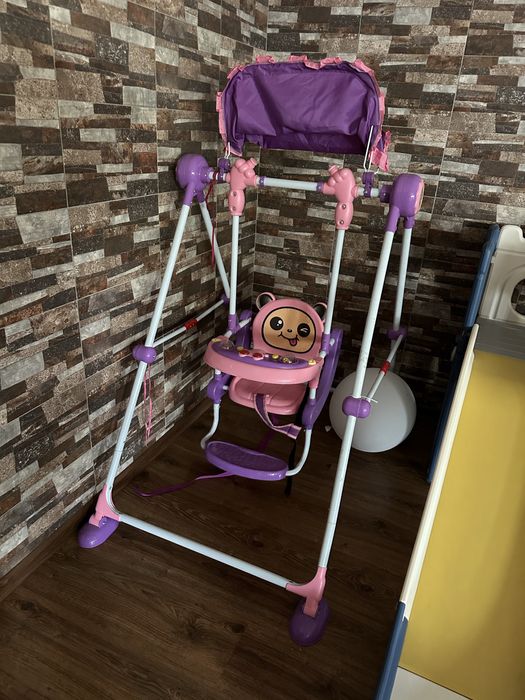 Продается детский городок с горкой и качелей