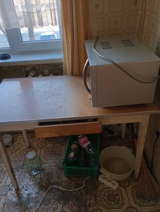 Кух гарнитур + стол кухонный