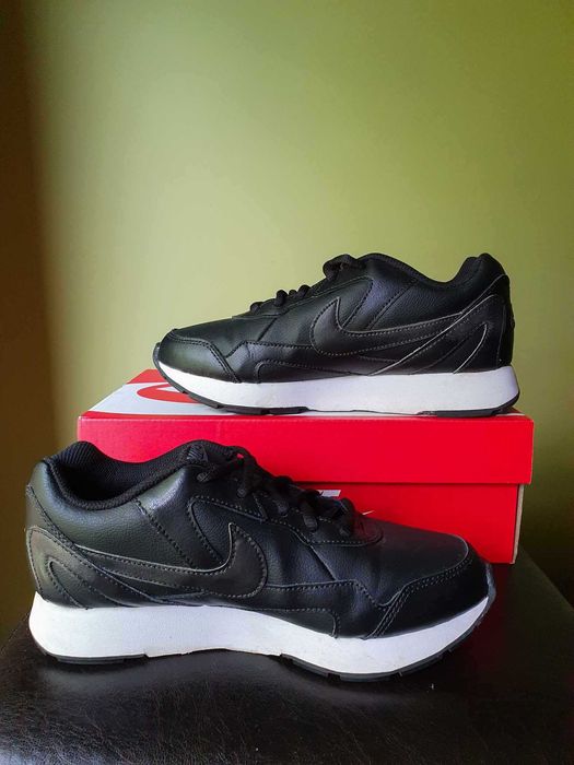 Дамски маратонки Nike