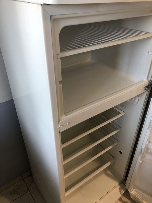 Хладилник с горна камера Gorenje