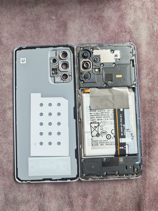 Продавам Samsung Galaxy A52