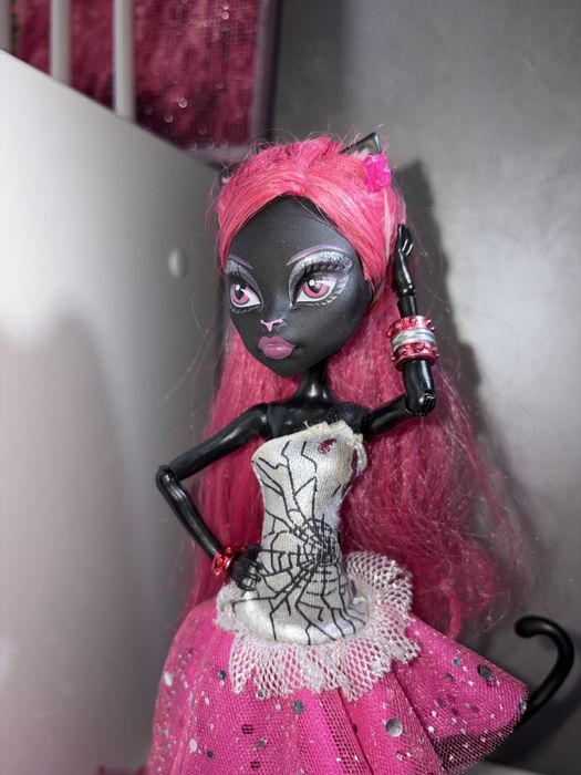 Catty Noir (Кэтти Нуар)-Monster High (Монстер Хай)