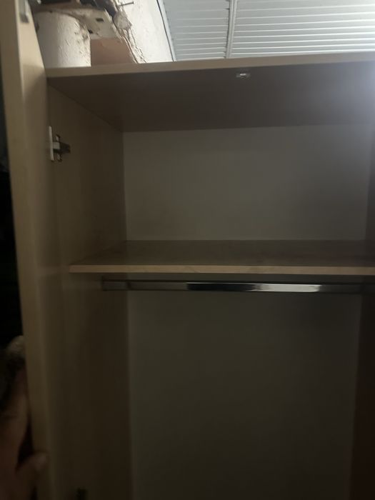 Шкаф вешевой в отличном сост.