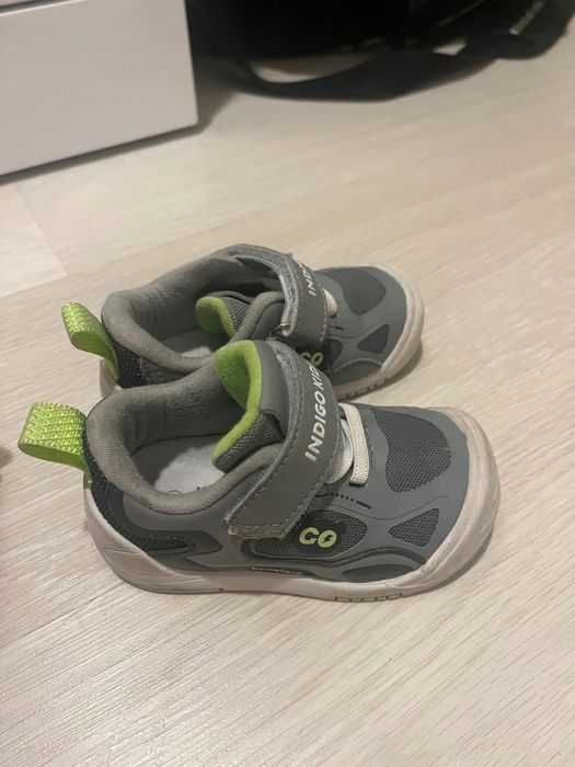 Кроссовки детские