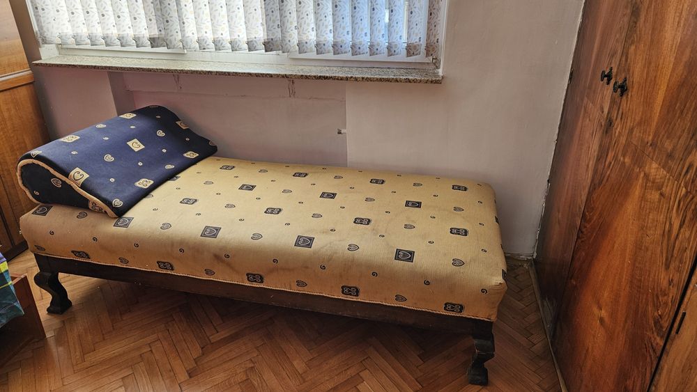 Мебели антикварни - диван, фотьойли /2 бр./ и лежанка